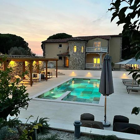 Olivea Luxury Suites 法扎纳 外观 照片