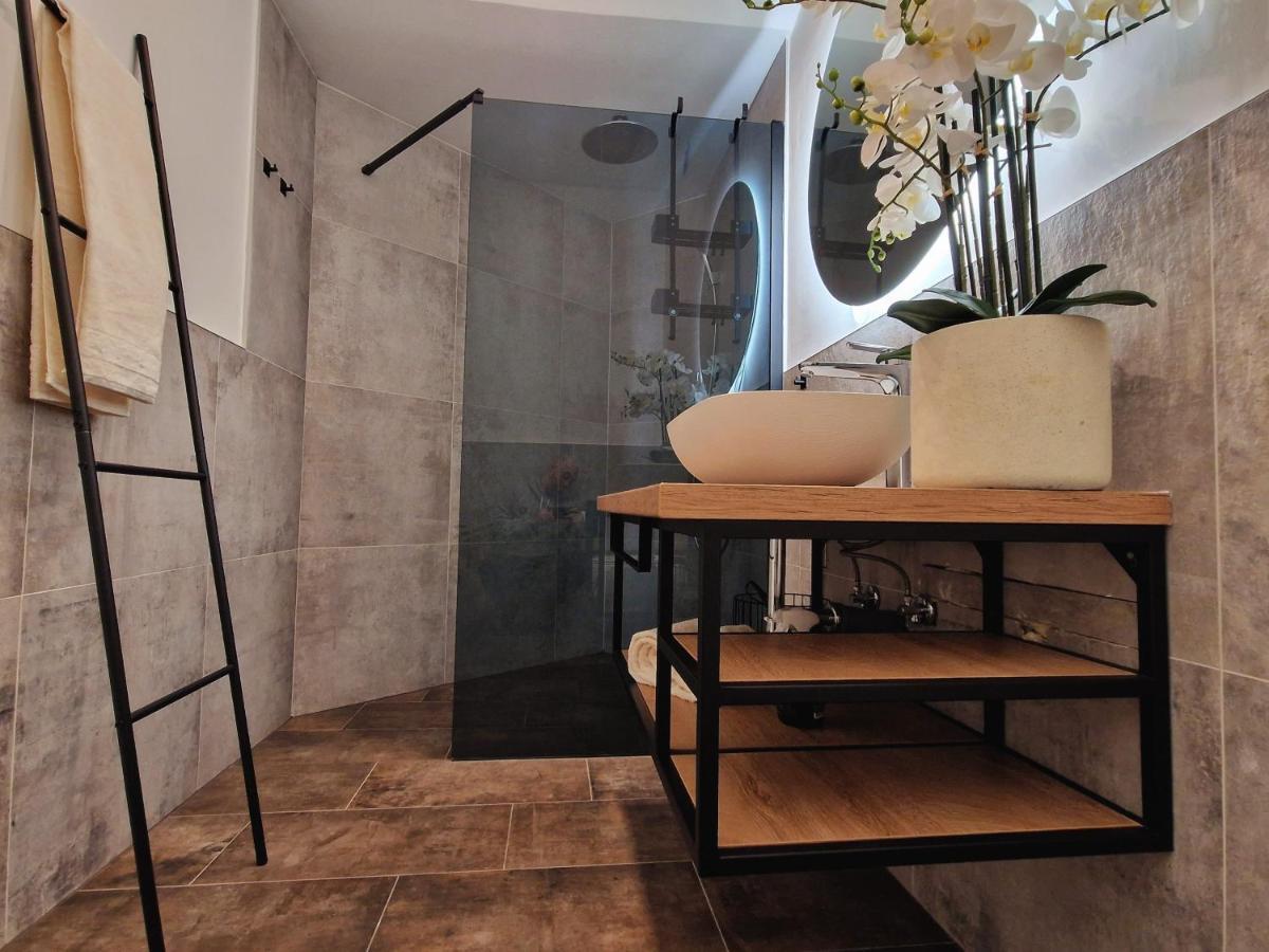 Olivea Luxury Suites 法扎纳 外观 照片