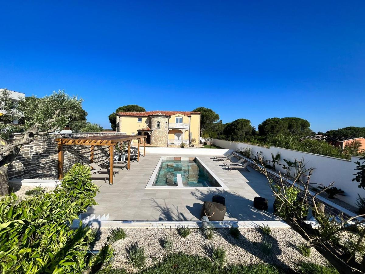 Olivea Luxury Suites 法扎纳 外观 照片